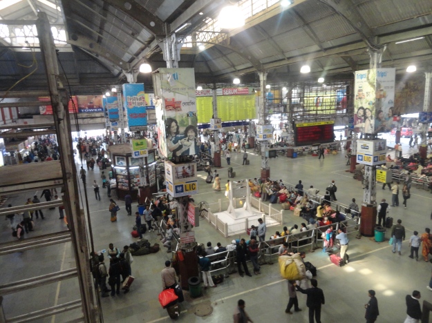 A_view_from_Howrah_Railway_Station's_waiting_room